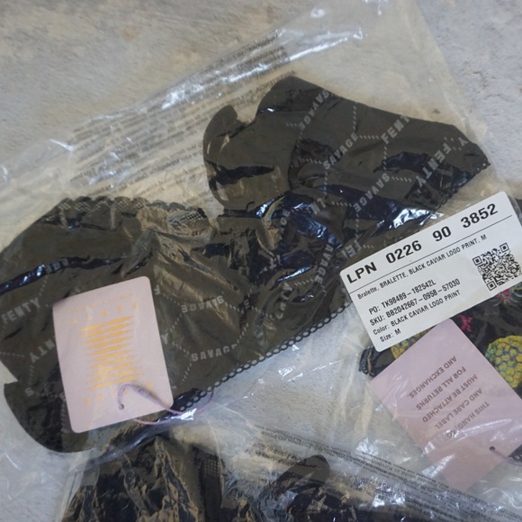 🔥MUST-HAVE!🔥 3 Savage X Fenty Bralettes (M) + 🆓 Bonus Cheeky Panty (M) | NWT - Picture 8 of 11